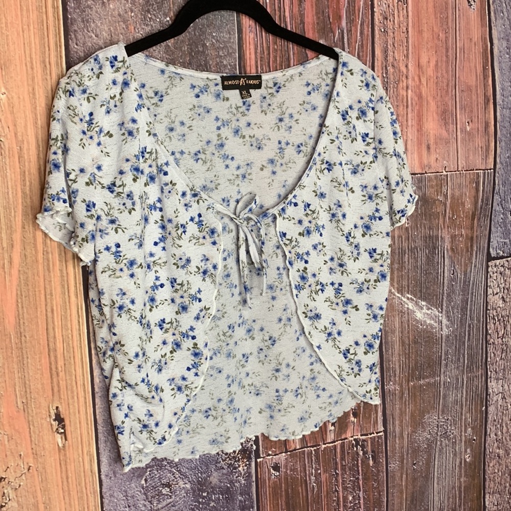 Almost Famous Tie-Front Floral Top Set ✨3/$25 SALE✨ - Picture 4 of 7